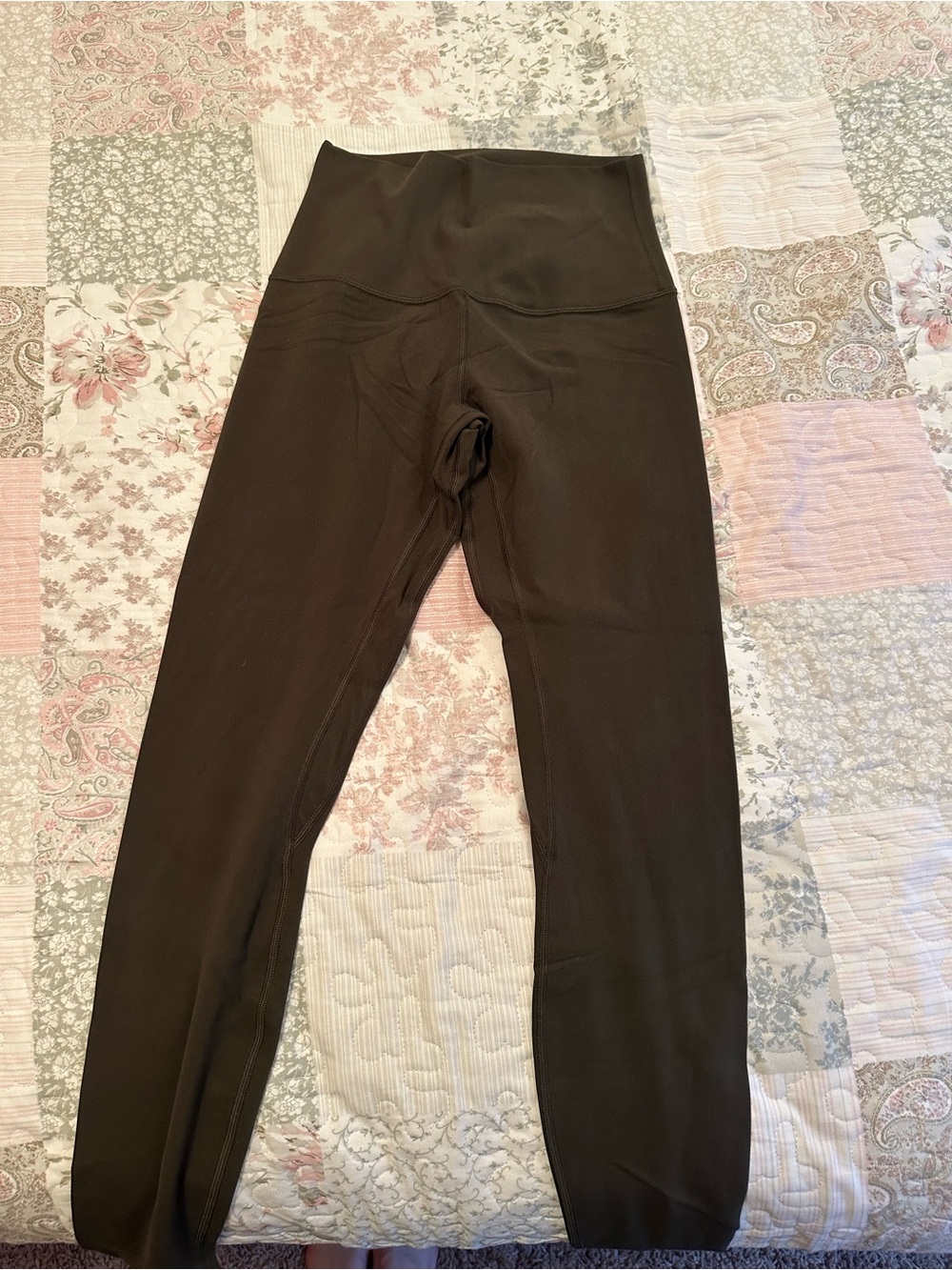 Lululemon High-Waist Active Leggings in Dark Green